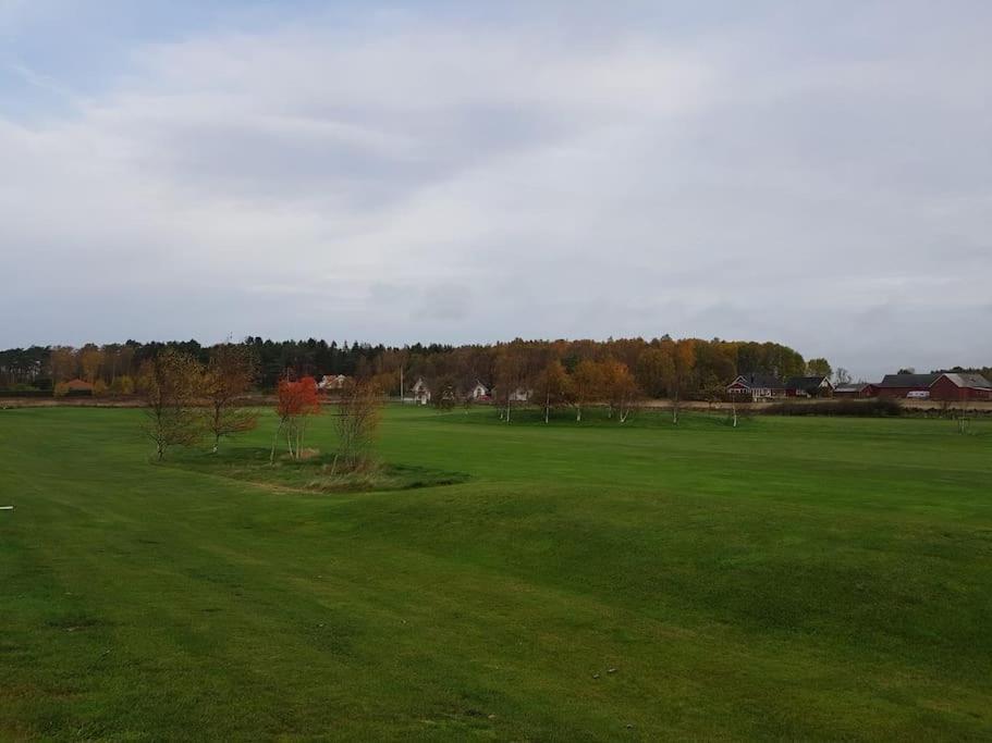 Attefallhus Blixtorps Golfbana Varberg Buitenkant foto